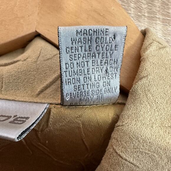 Chico's Faux Suede Button Up Shirt Camel Tan Chest Pockets Size Large 2 Soft - Picture 4 of 4